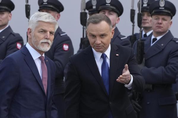 波兰计划答应乌克兰提供战斗机的要求